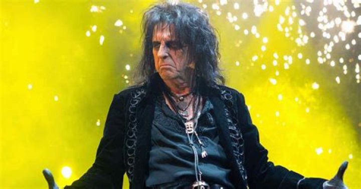 Experience the Thrill of an Alice Cooper Concert