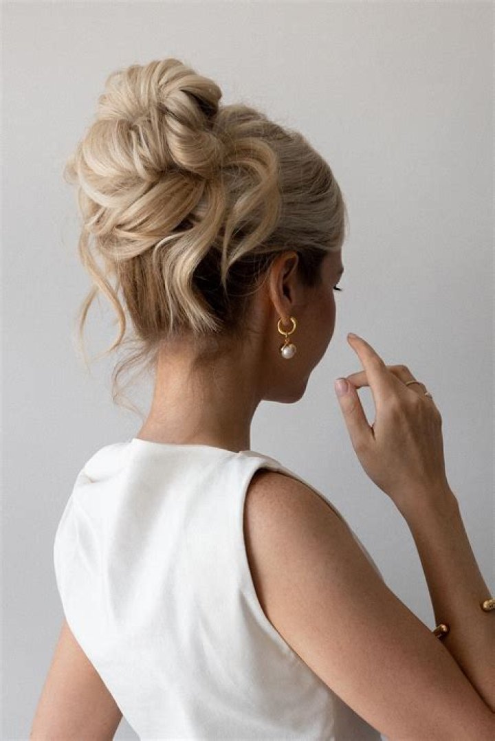Chic and Elegant Medium Length Updo Hairstyles for Every Occasion