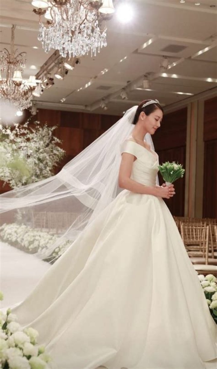 Claudia Kim Wedding: Stunning Details & Photos!