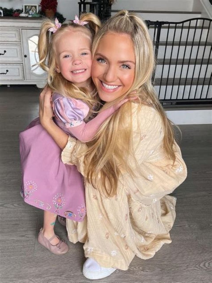 Discovering the Life and Journey of Sunday Savannah Labrant: A Deep Dive into Her Inspiring Story