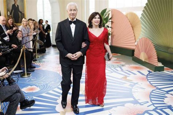 Does Jamie Dimon Have a Wife? A Deep Dive into the Life of the JPMorgan Chase CEO
