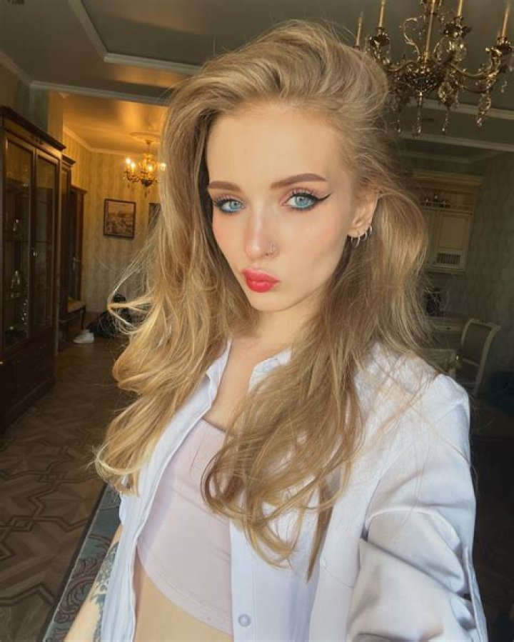 Dolly Rud: The Iconic Figure in Music and Entertainment