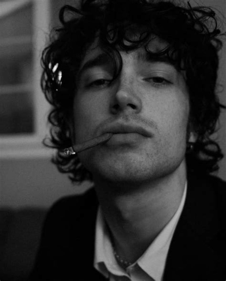 Elijah Hewson Height: The Rising Star's Stature and Journey