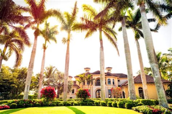 Exploring the Opulence of Millionaires Row Naples FL