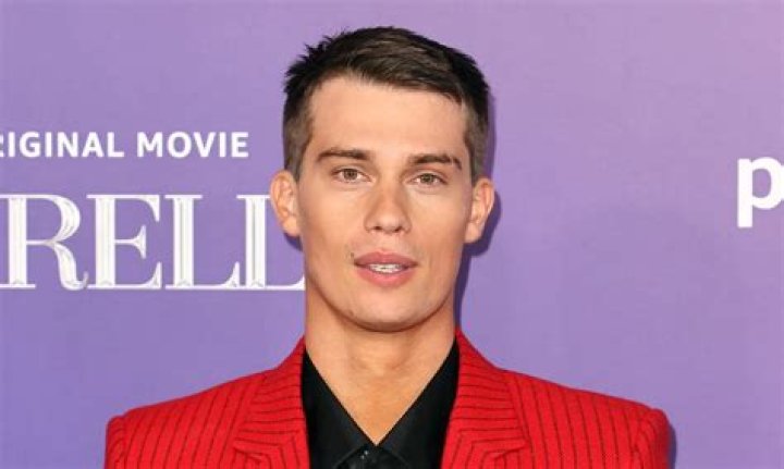 Exploring the Romantic Life of Nick Galitzine: Who Is He Dating?