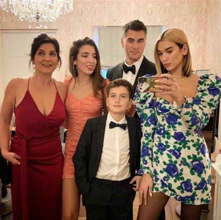 Dua Lipa's Daughter: Age Revealed!