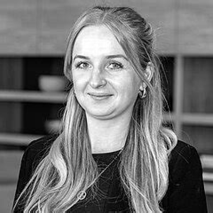 Janine Lindemann: The Rising Star in the Entertainment Industry