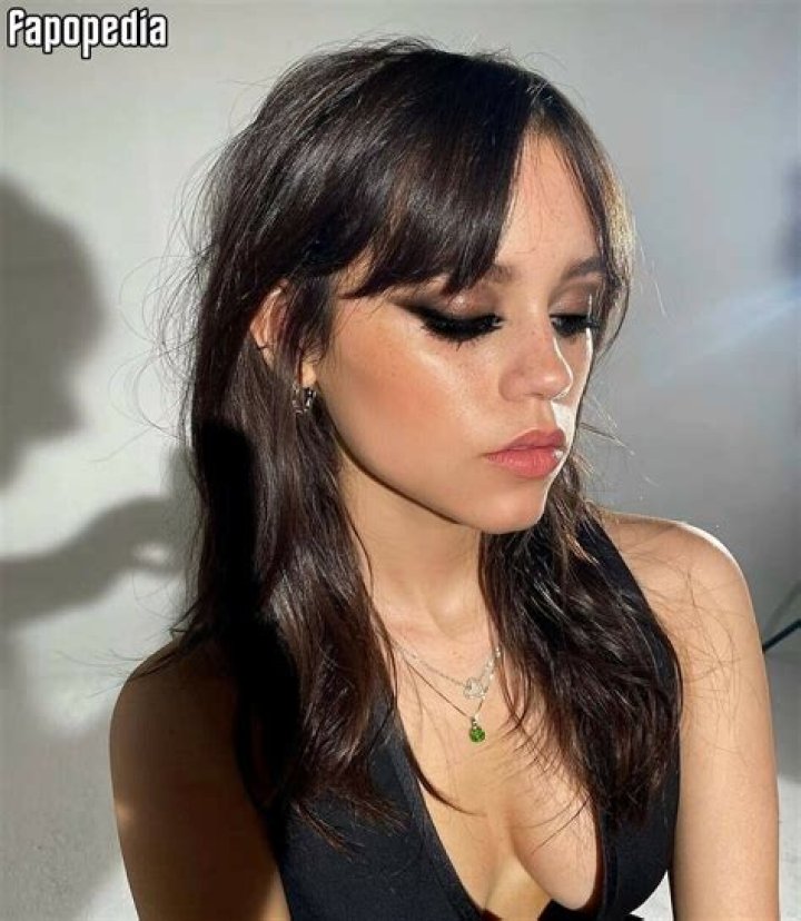 Jenna Ortega Nude Leaks: Debunking Myths and Understanding Privacy in the Digital Age