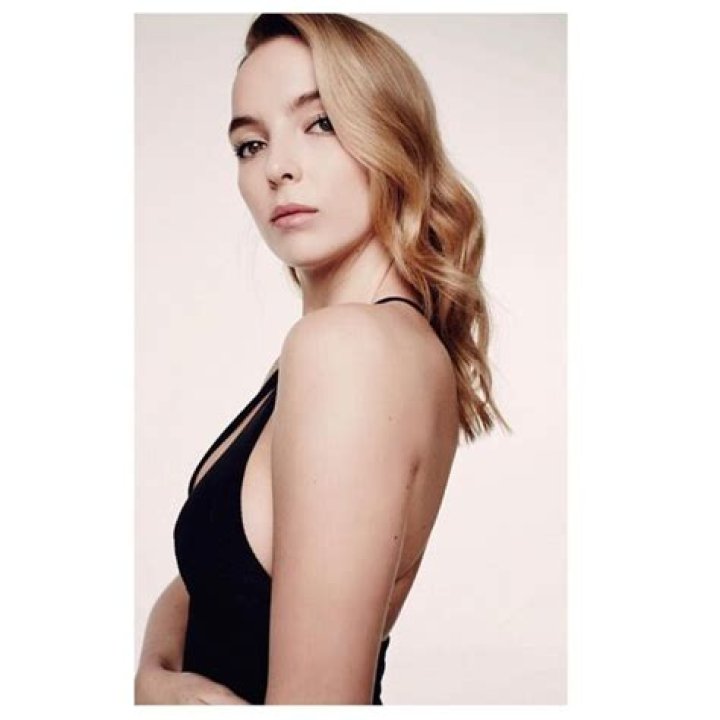 Jodie Comer Bikini: A Comprehensive Look at Style, Confidence, and Impact
