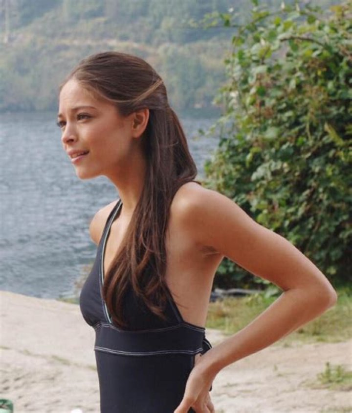 Kristin Kreuk Bikini: A Comprehensive Look at the Actress and Her Journey