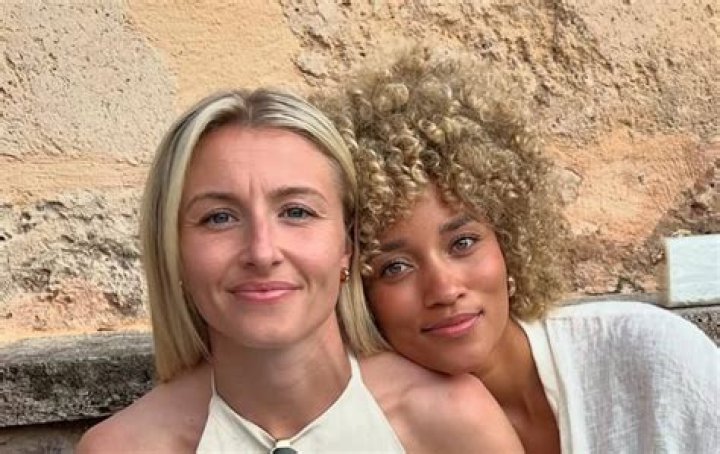 Leah Williamson Wife: The Inspiring Journey of a Football Star's Partner