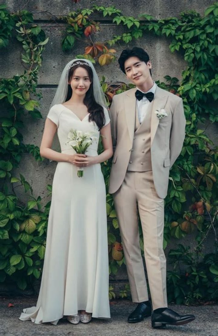 Unveiling the Life of Lee Jong Suk's Wife: An Insight into Their Relationship