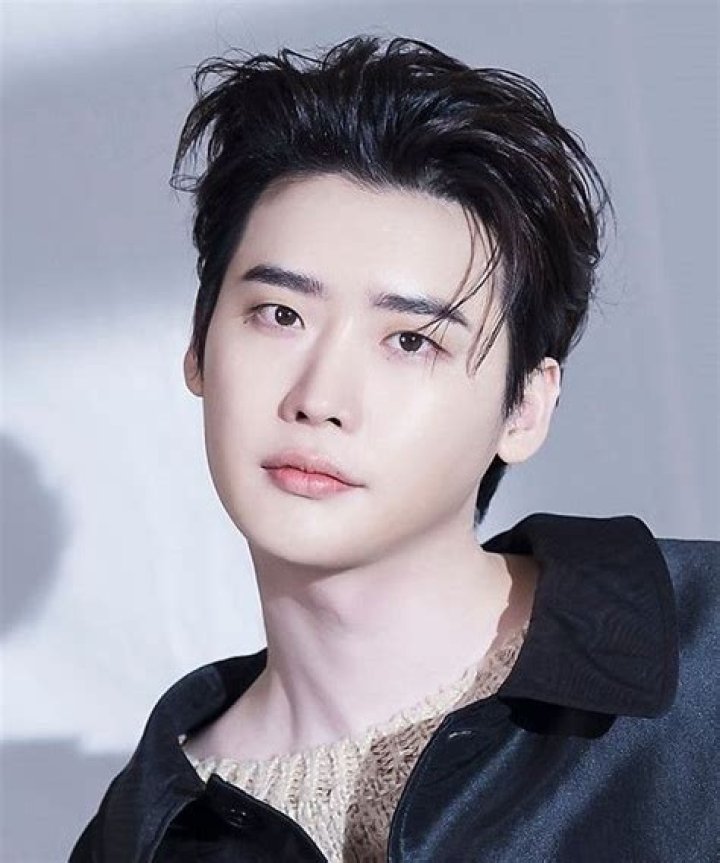 Unveiling the Charismatic Journey of Lee Jong Suk