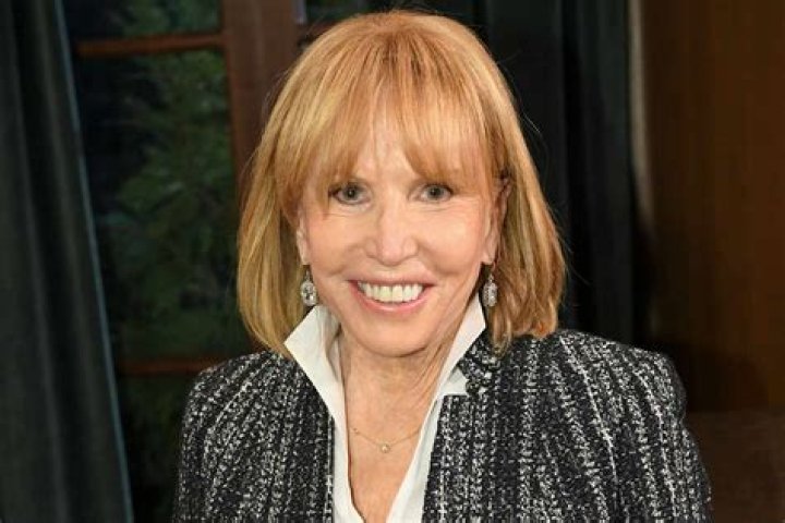 Exploring the Life and Career of Leslie Charleson