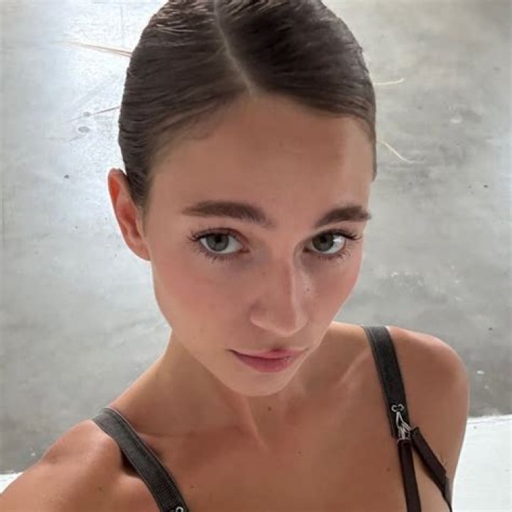 Exploring the Sensational Viral Phenomenon: @maligoshik Naked