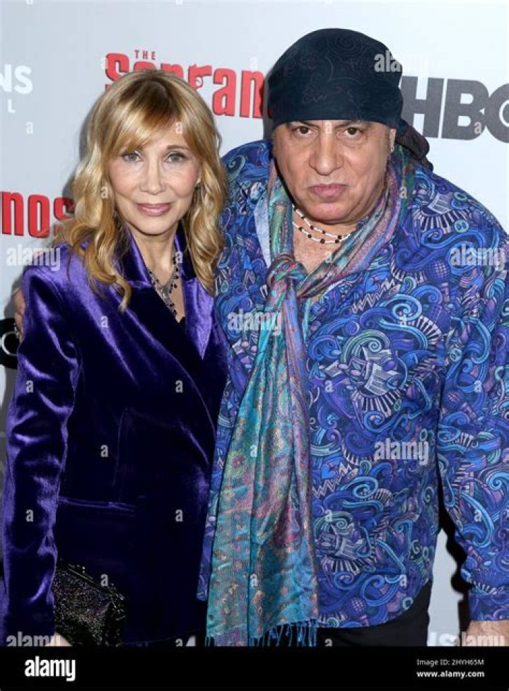 Maureen Van Zandt: The Complete Guide to Her Life, Career, and Achievements