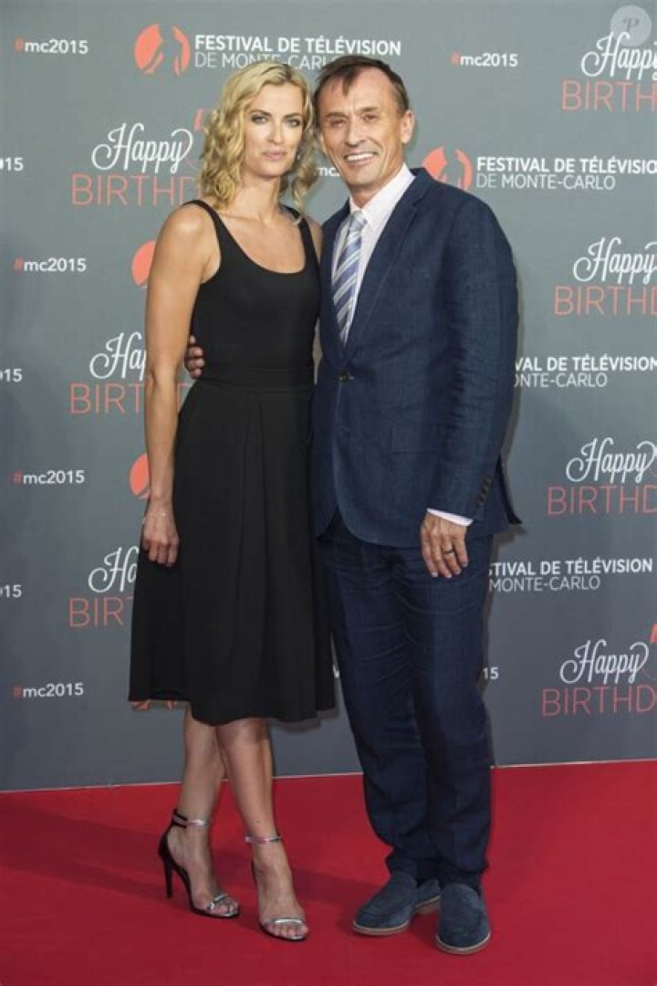 Nadine Kary: A Rising Star in the World of Music and Entertainment