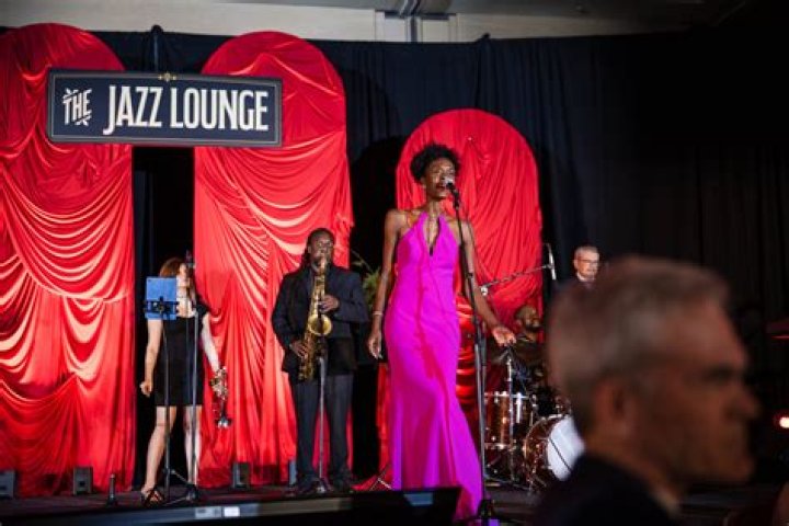 Nayo Singer: The Rising Star Shaping the Music Industry