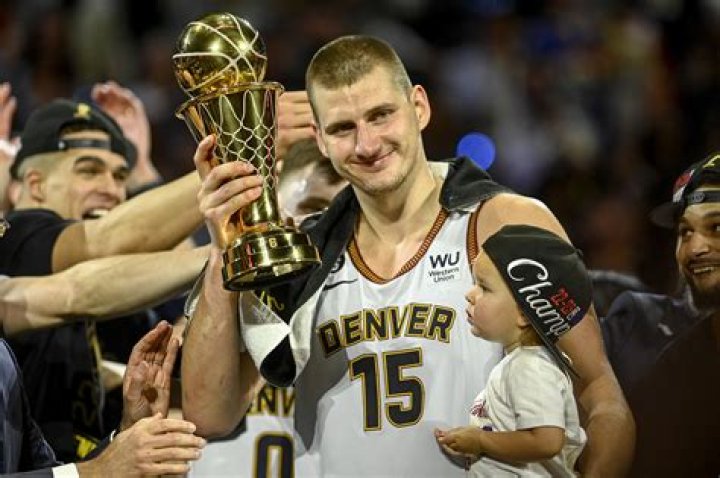 Nikoa Ahe: The Rising Star in the Music Industry