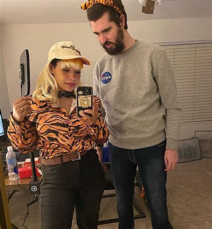 Noglas Wife: A Deep Dive into Her Life and Influence