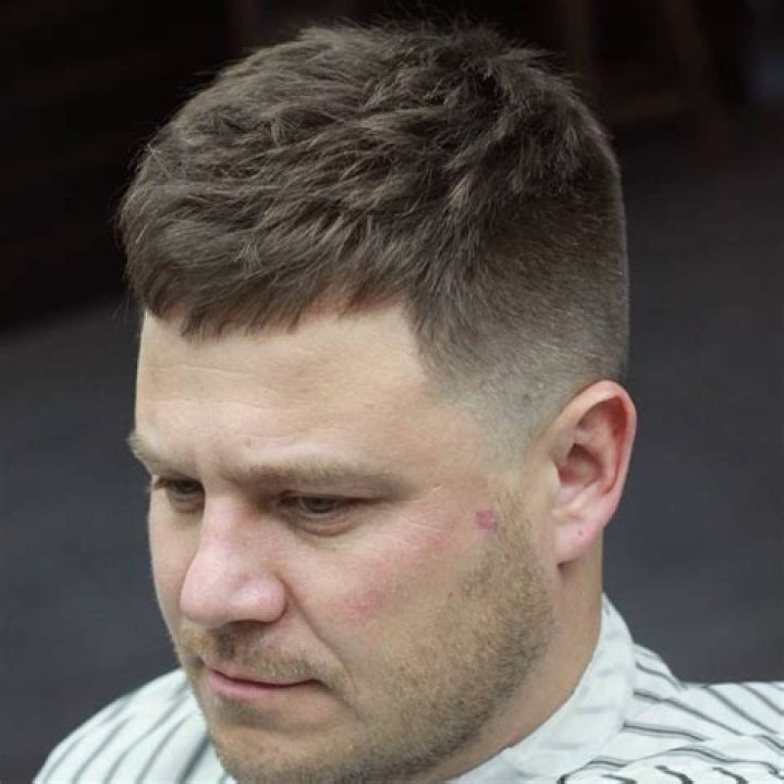 Ultimate Guide to Oval Face Haircuts for Men