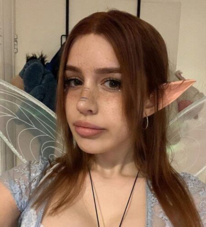 Rosalin Dawnx: The Rising Star in the World of Music and Entertainment