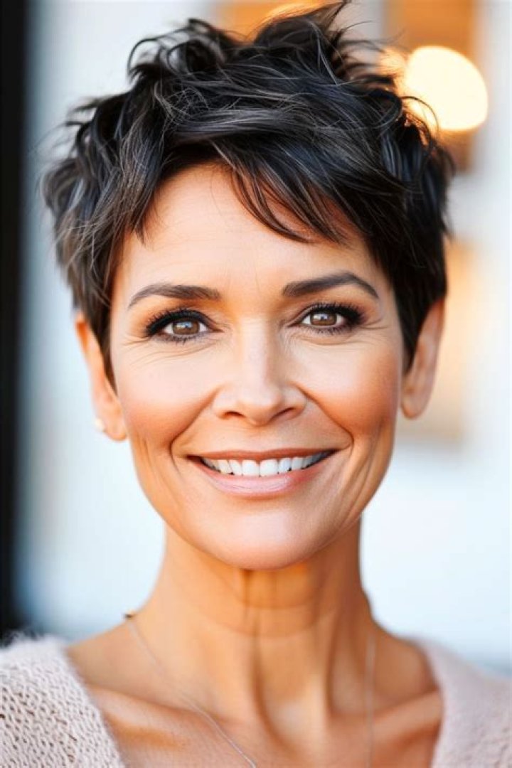 Short Hair Styles for Women Over 50: Embrace Your Elegance and Confidence