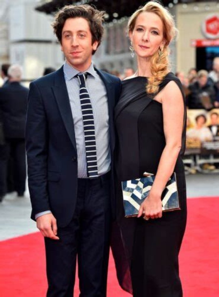 Simon Helberg Height and Weight: A Comprehensive Look into the Life and Career of the Renowned Actor