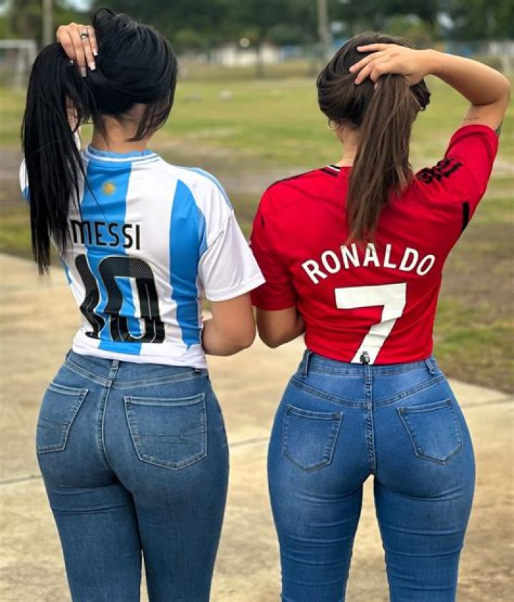 Sophieraiin Nudes: Debunking Myths and Understanding the Truth