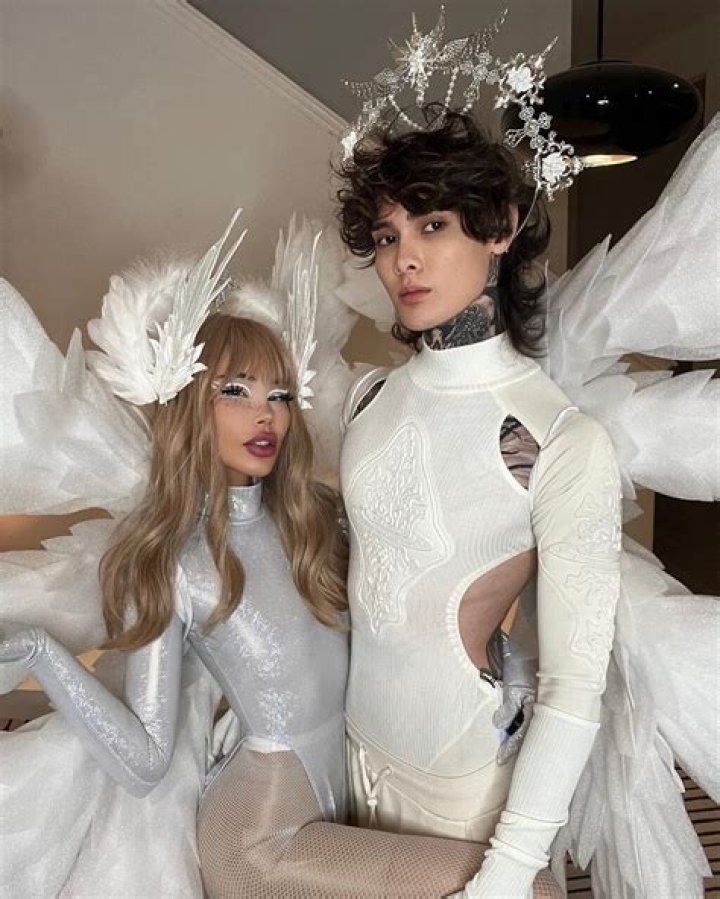 Tim Henson Girl: A Comprehensive Guide to Her Impact in the Entertainment World